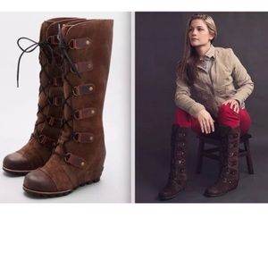 SOREL Lace Up Joan of Arctic Wedge Boot Suede Leather Rubber